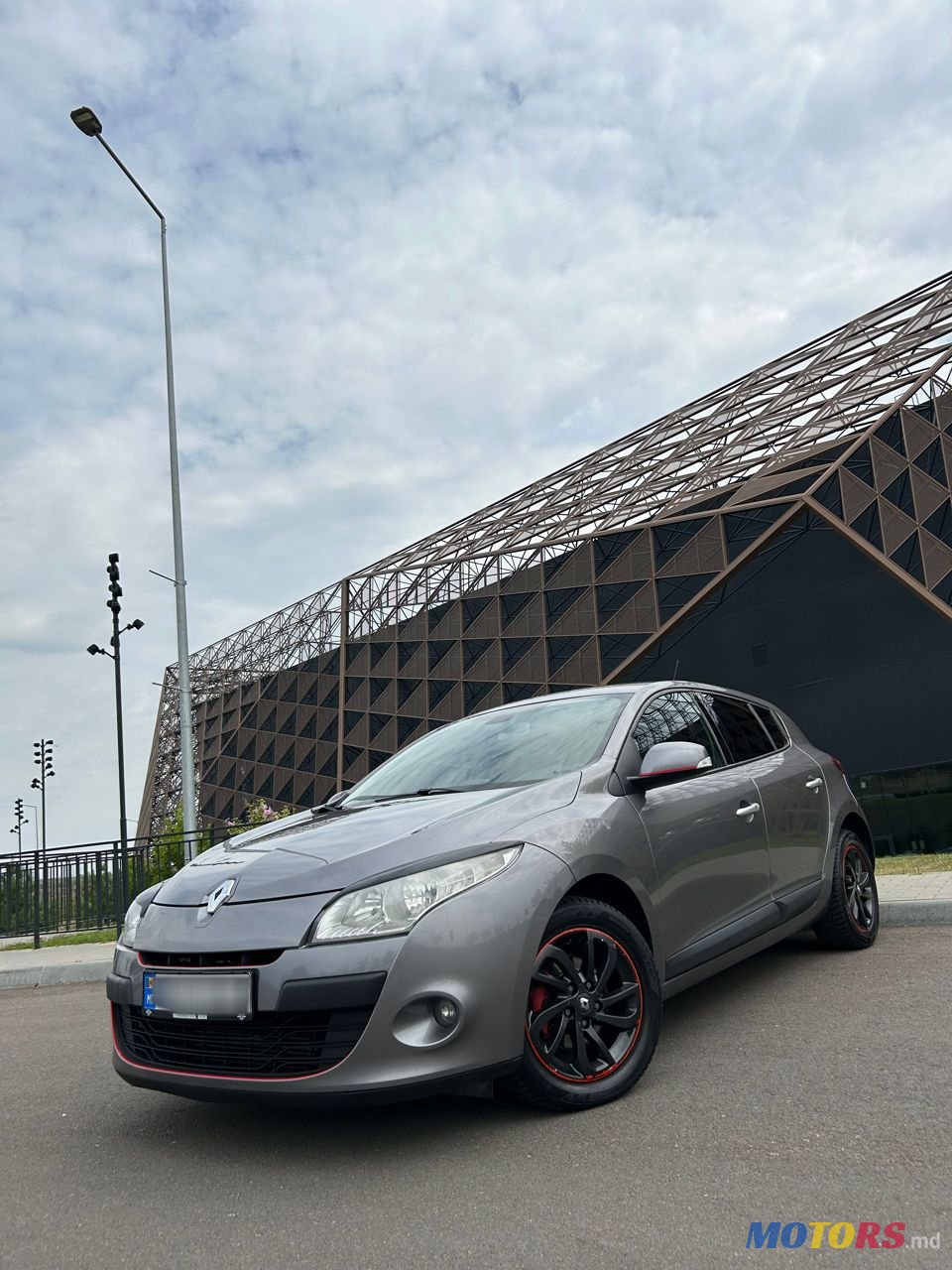 2010' Renault Megane photo #2