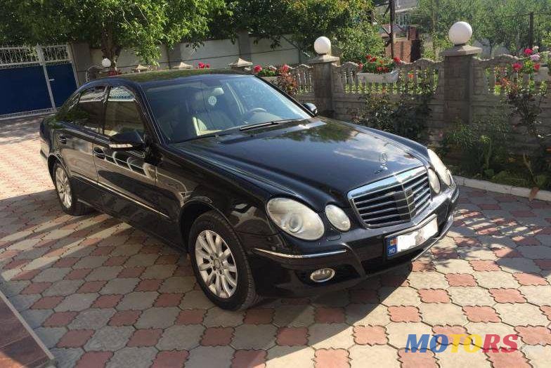 2007' Mercedes-Benz E photo #1