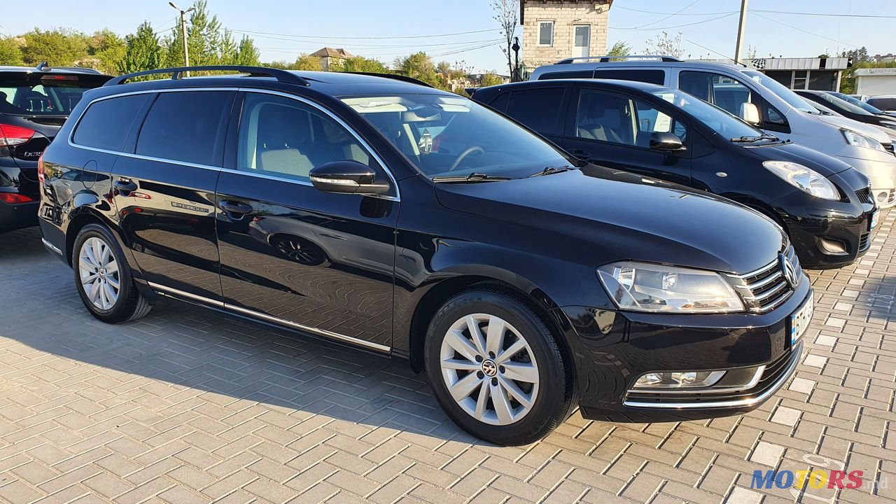 2013' Volkswagen Passat photo #6