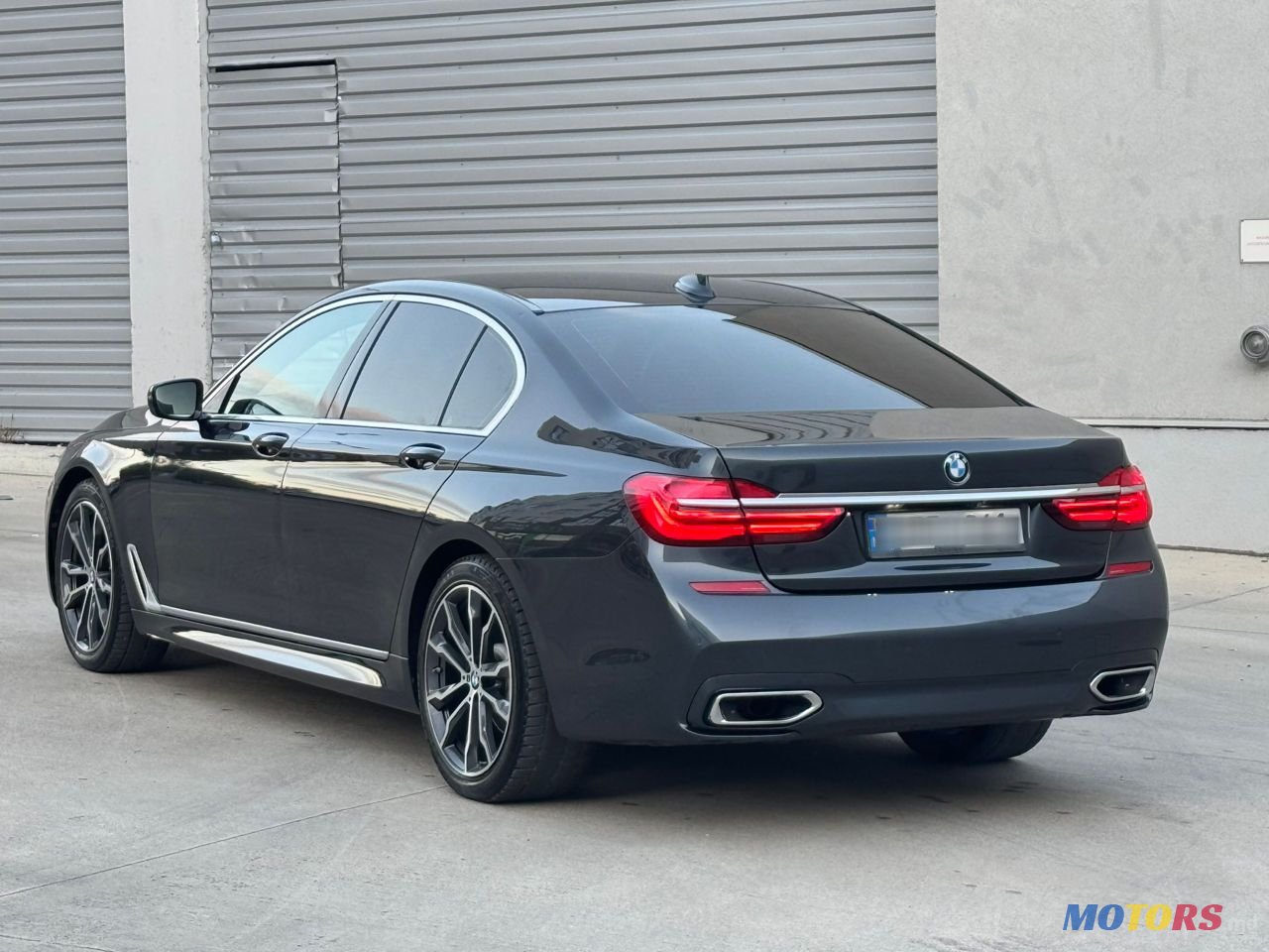 2016' BMW 7 Series photo #3