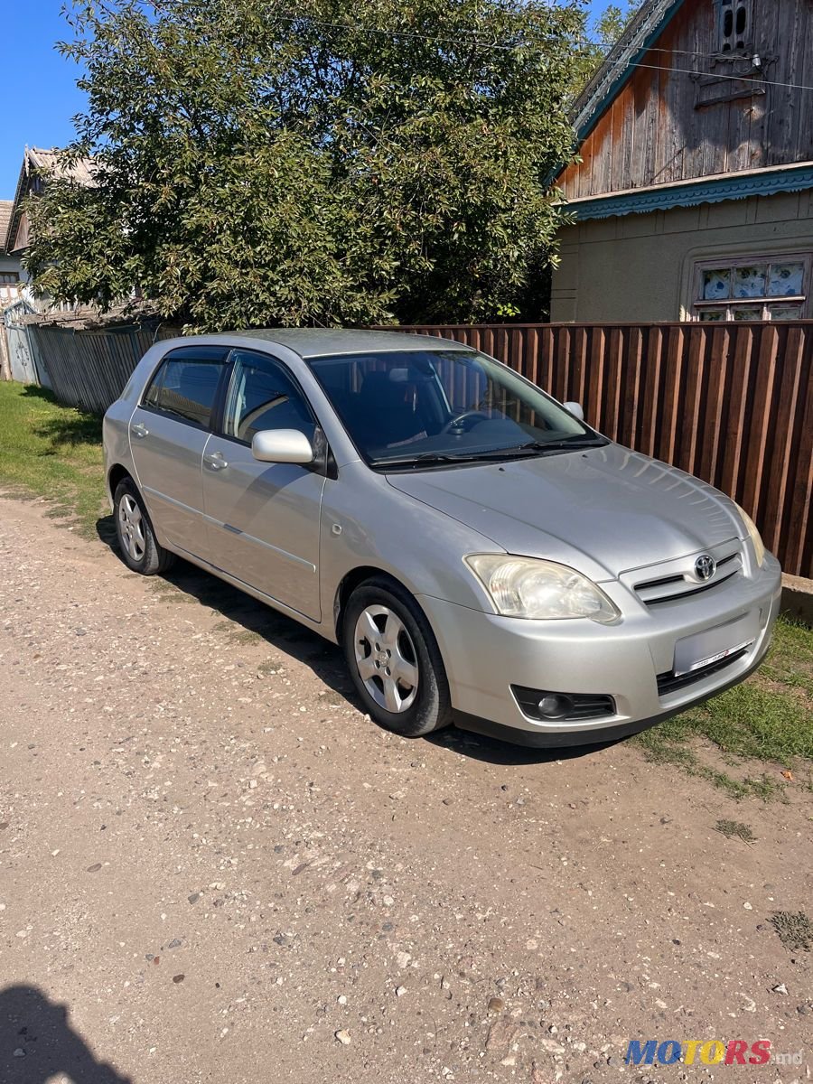 2005' Toyota Corolla photo #2