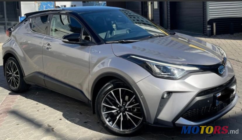 2020' Toyota C-HR photo #2
