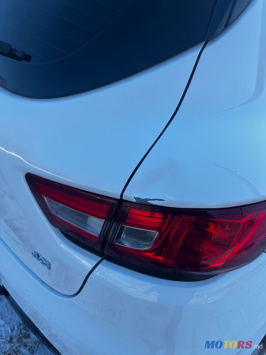 2015' Renault Clio photo #5