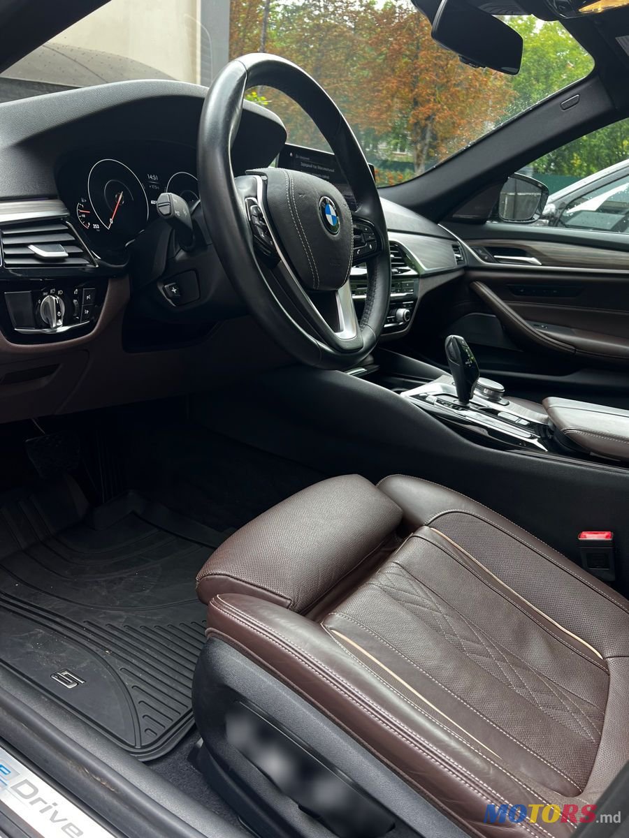 2019' BMW 5 Series photo #6