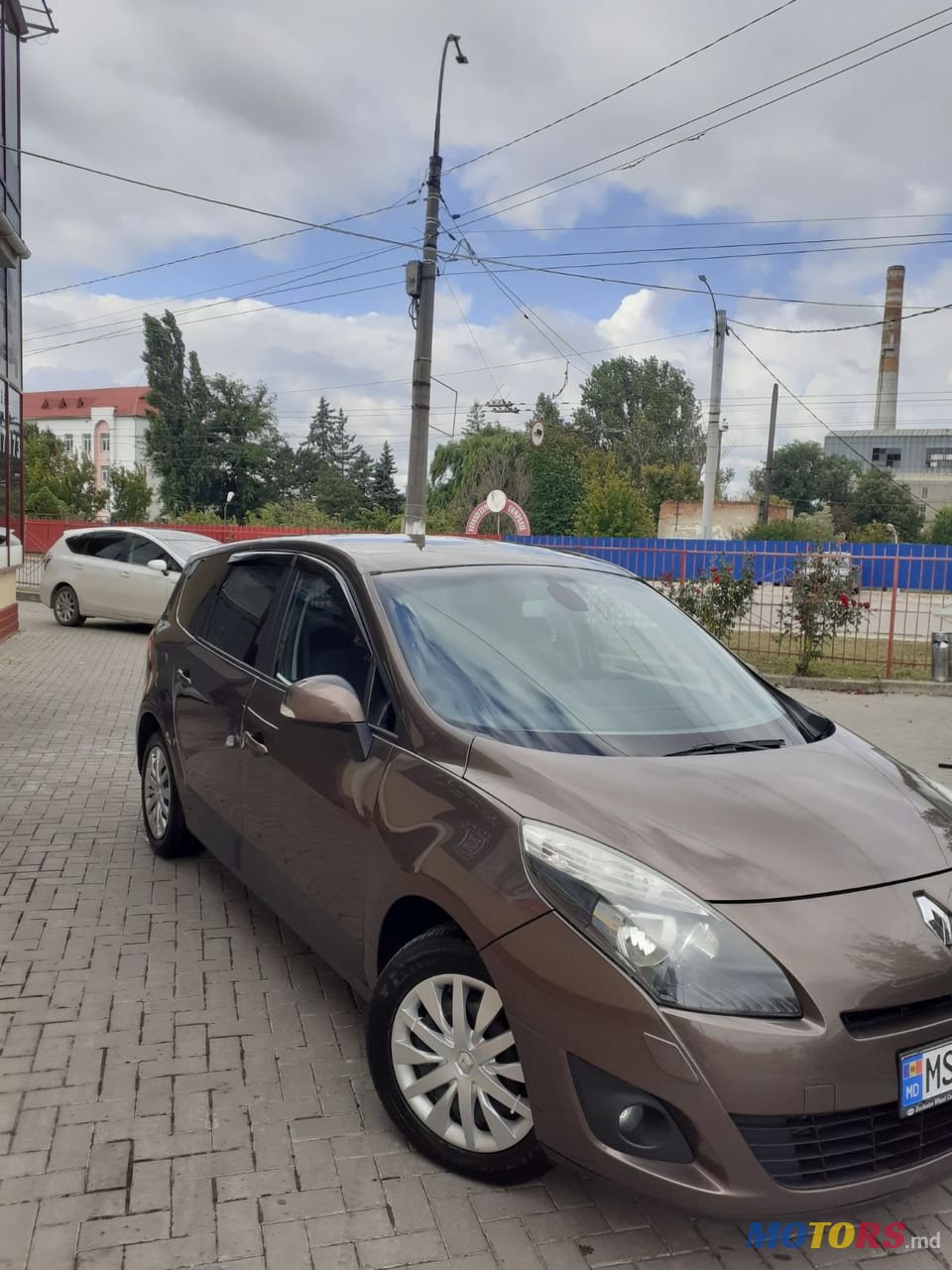 2010' Renault Grand Scenic photo #3