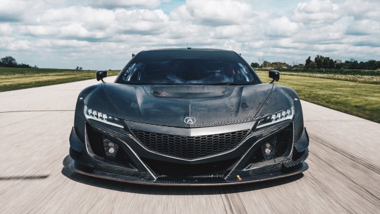 Acura NSX GT3 racecar bares all in raw carbon