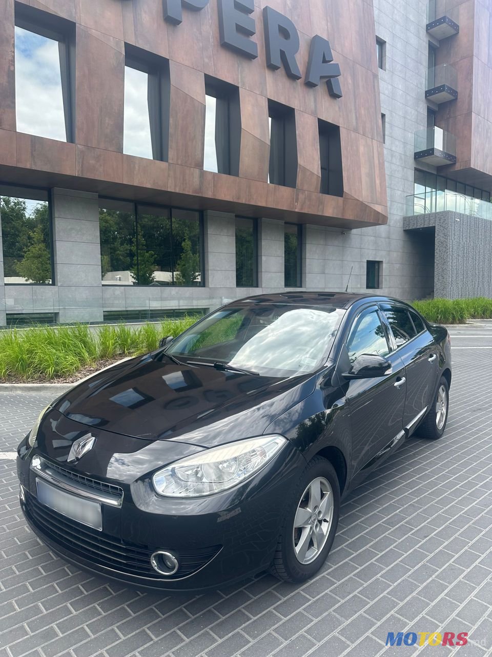 2011' Renault Fluence photo #3