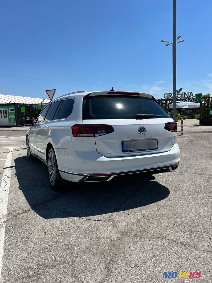 2020' Volkswagen Passat photo #4