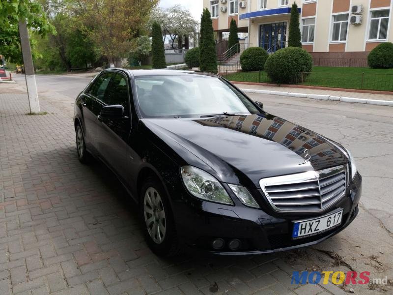 2011' Mercedes-Benz E-Class photo #1