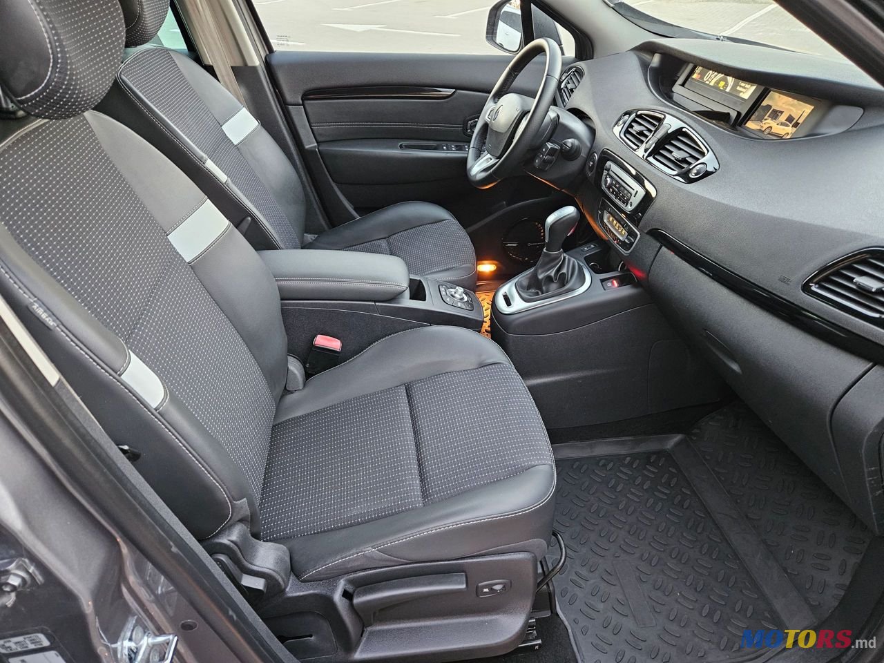 2013' Renault Grand Scenic photo #6