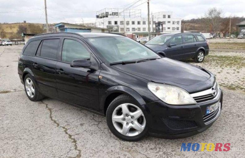 2008' Opel Astra photo #1