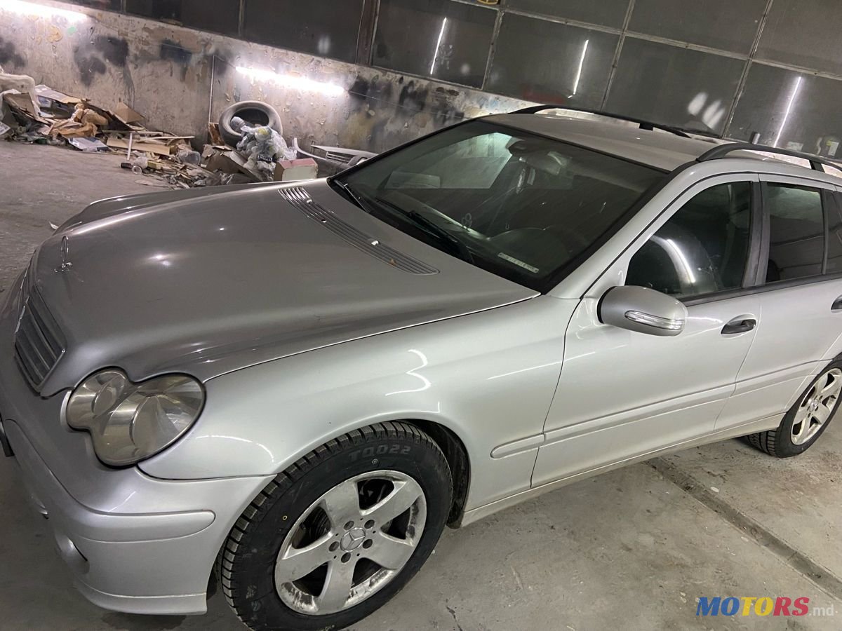 2005' Mercedes-Benz C Класс photo #4