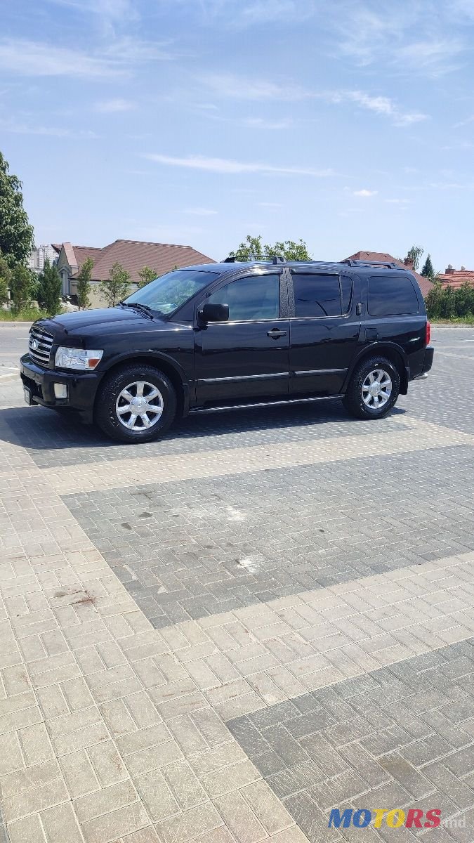 2004' Infiniti QX56 photo #2