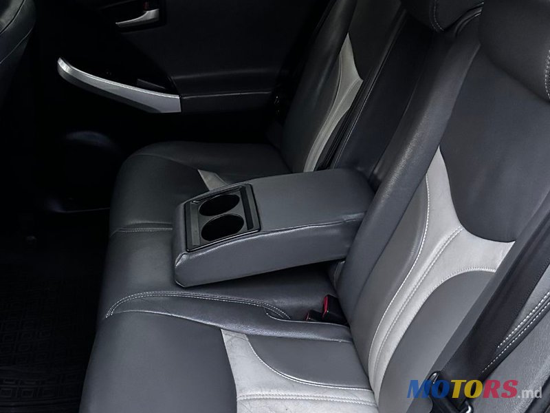 2013' Toyota Prius photo #4