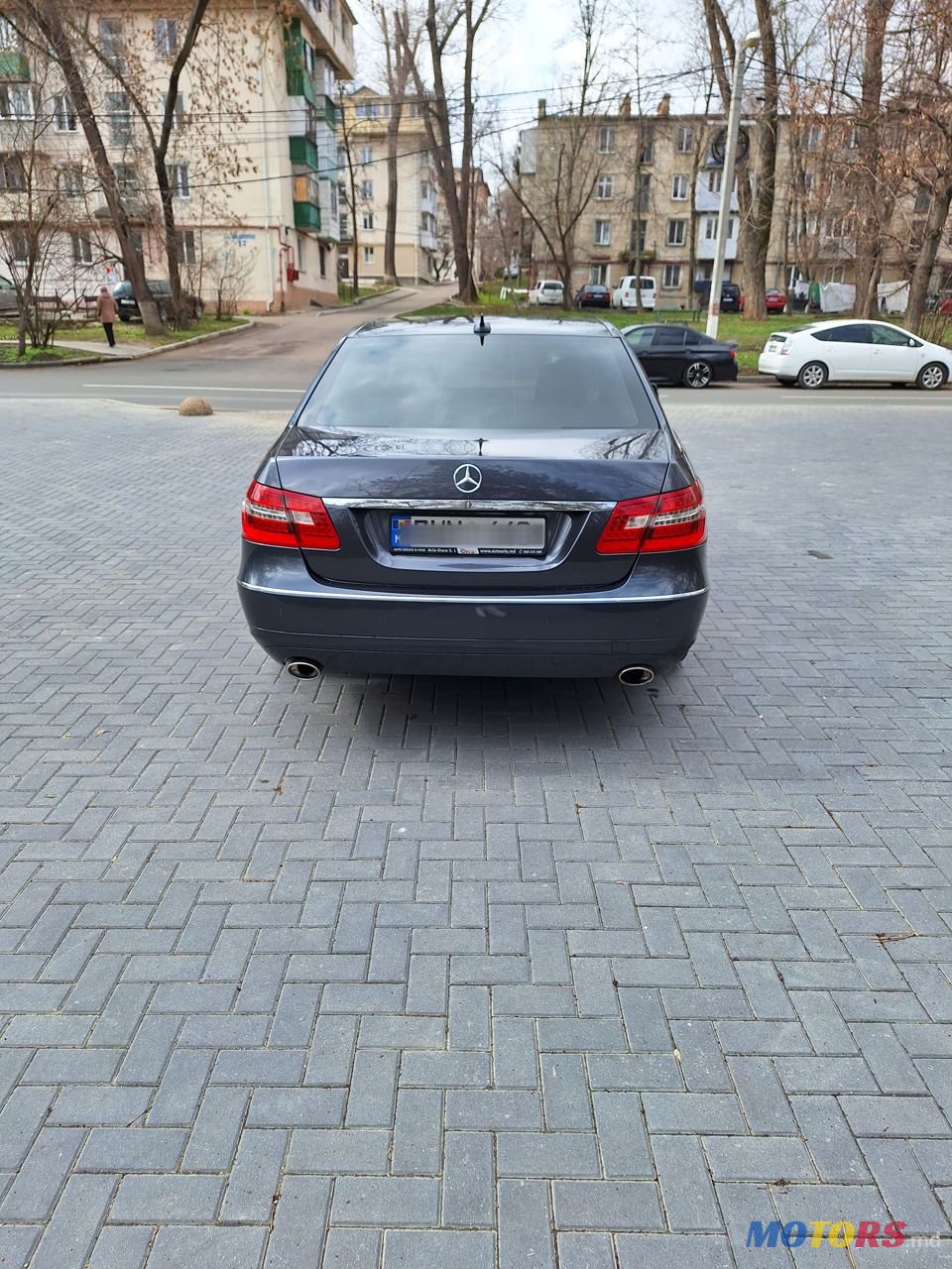 2011' Mercedes-Benz E-Class photo #5