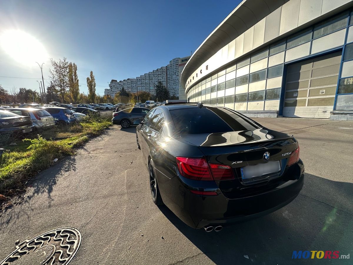 2012' BMW 5 Series photo #6