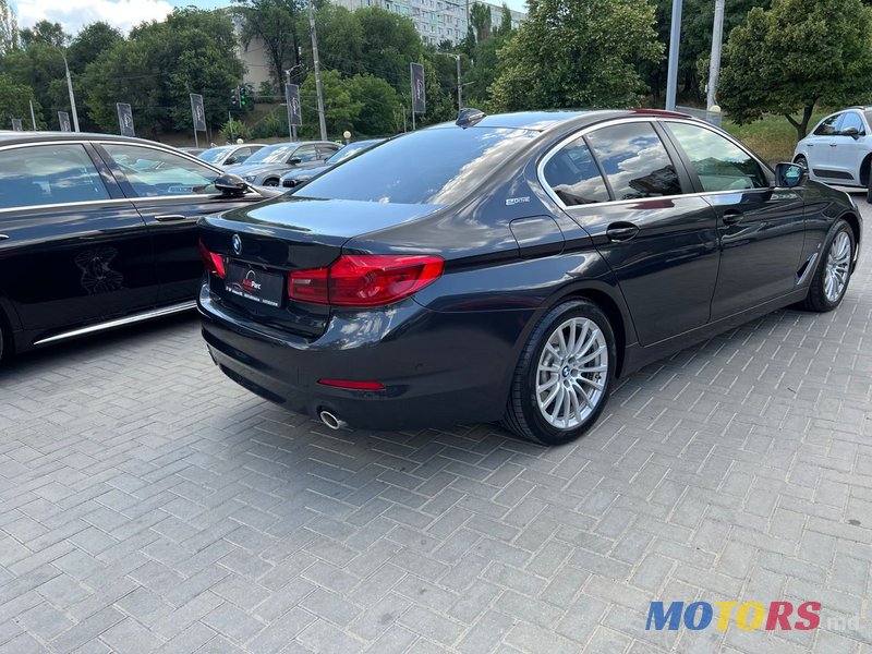 2018' BMW 5 Series photo #4