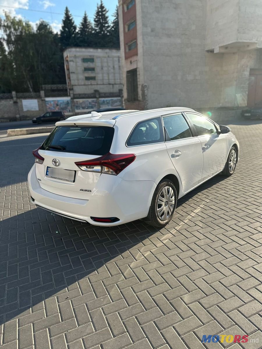 2016' Toyota Auris photo #4