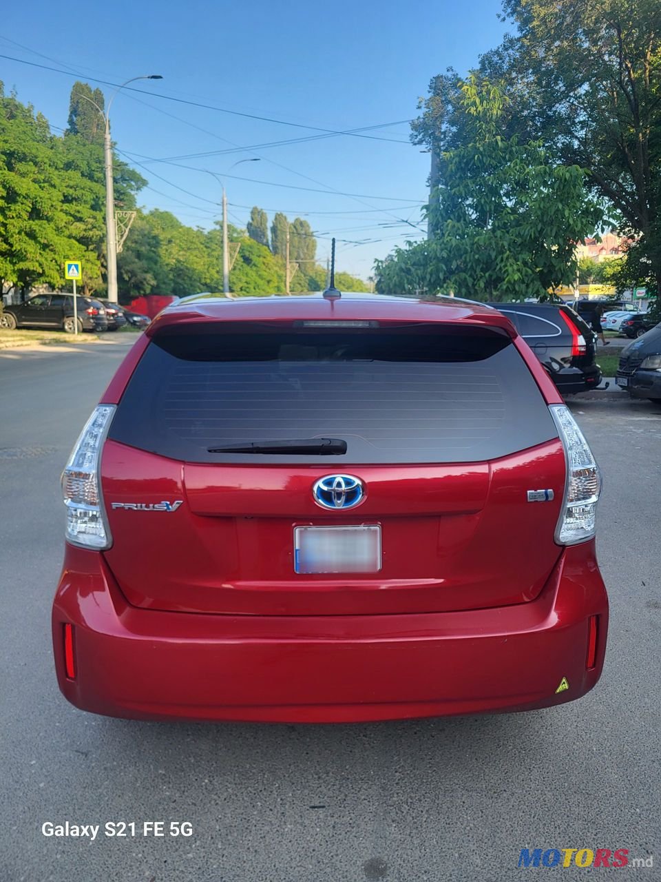 2012' Toyota Prius v photo #5