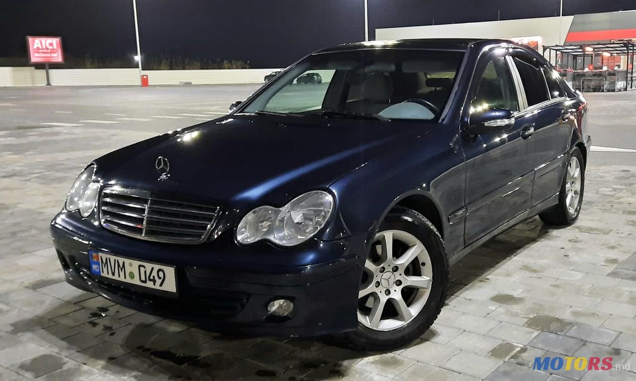 2005' Mercedes-Benz C Класс photo #3
