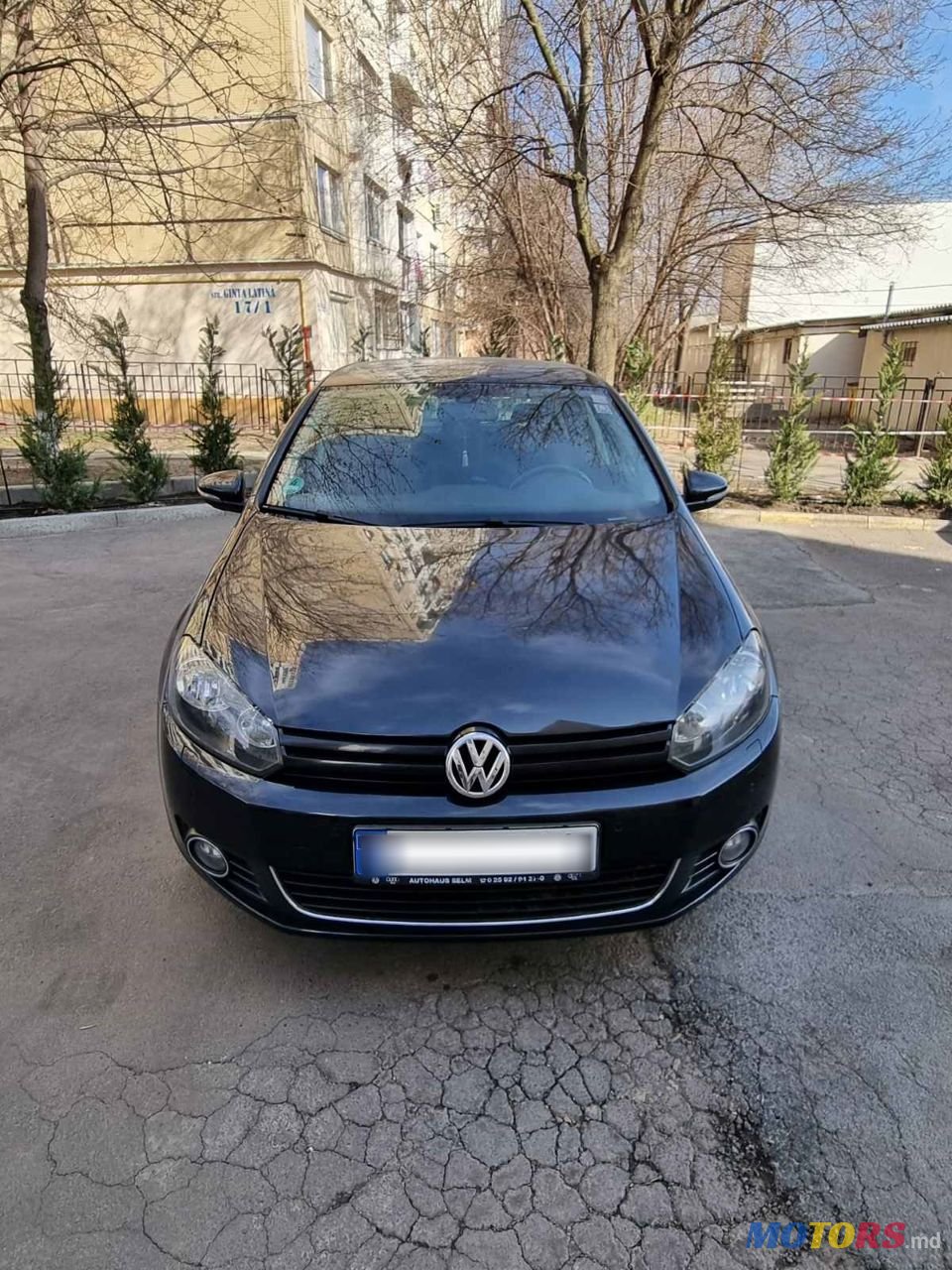 2011' Volkswagen Golf photo #1