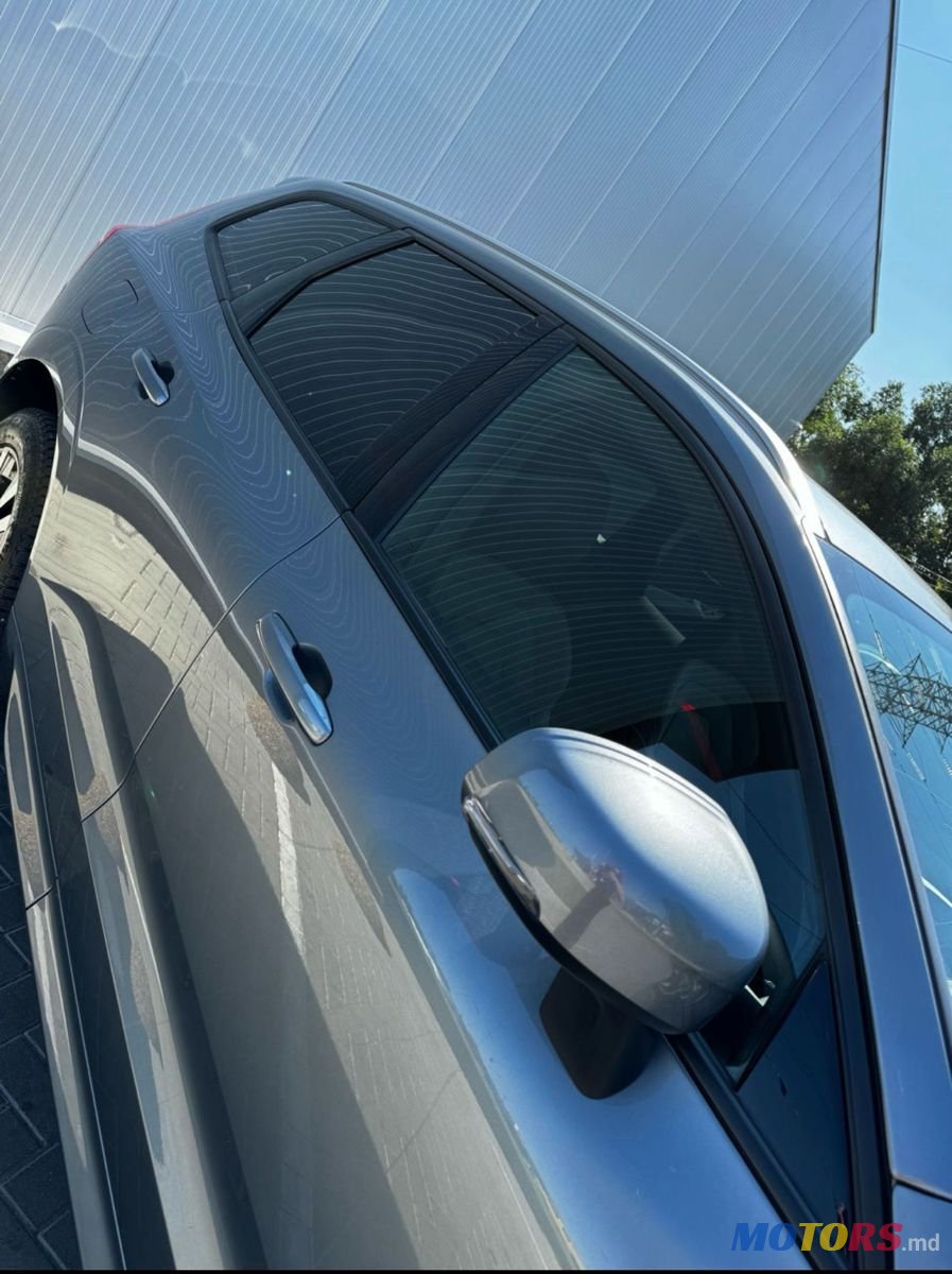2019' Volvo XC60 photo #4