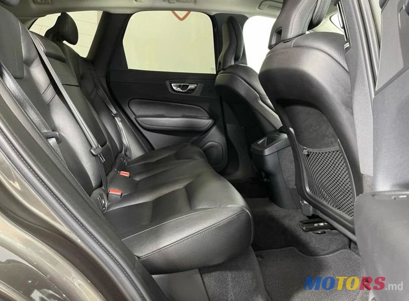 2020' Volvo XC60 photo #6