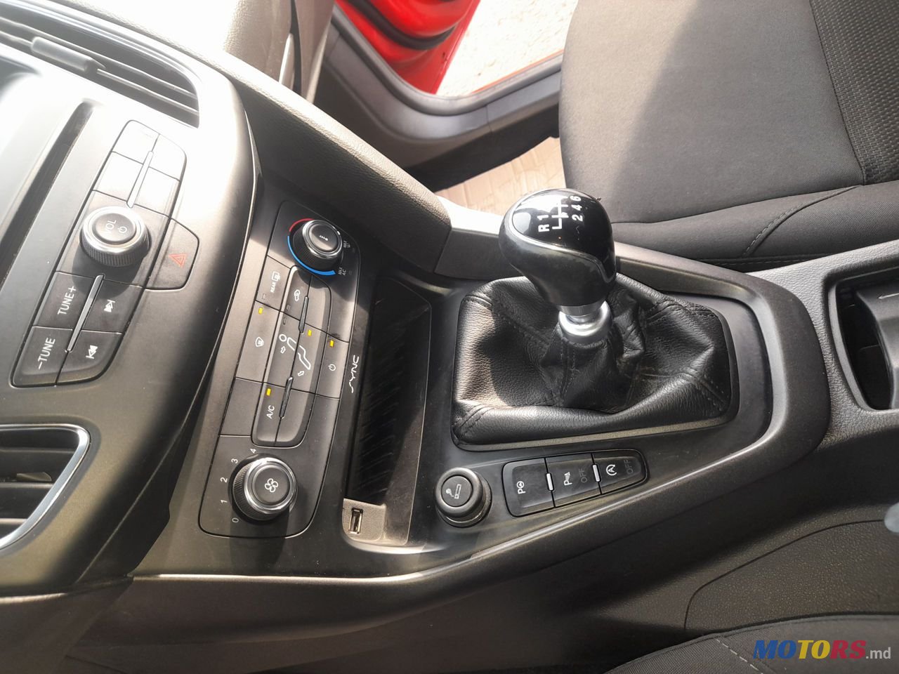 2015' Ford Focus photo #6