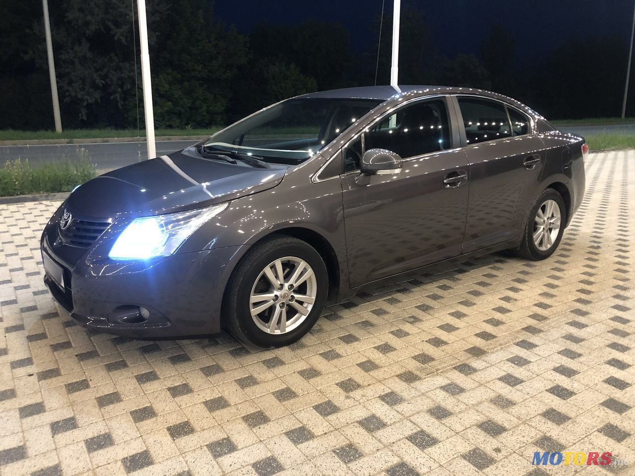 2009' Toyota Avensis photo #1