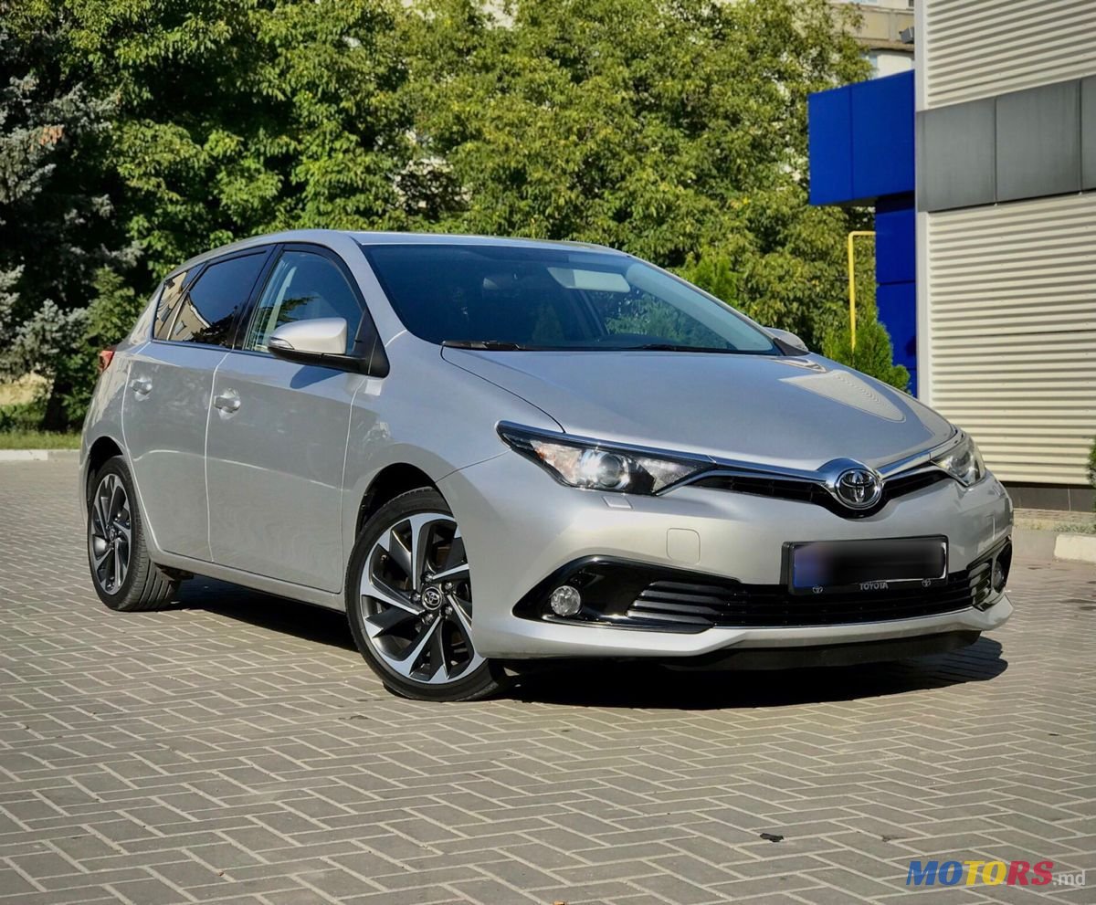 2016' Toyota Auris photo #2