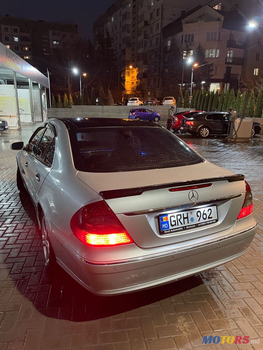 2008' Mercedes-Benz E Класс photo #3