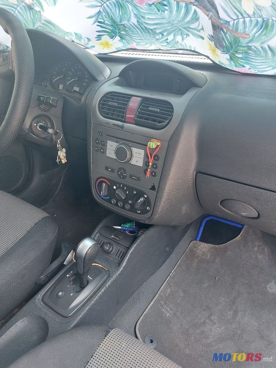 2004' Opel Corsa photo #5