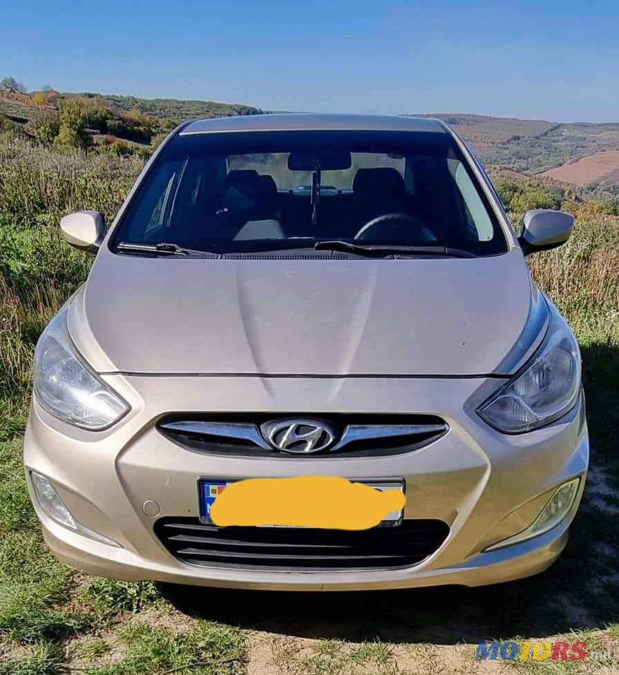 2011' Hyundai Accent photo #2