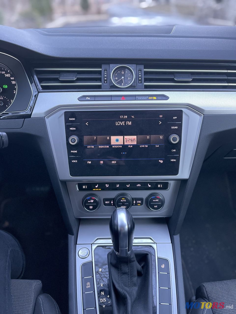 2018' Volkswagen Passat photo #4