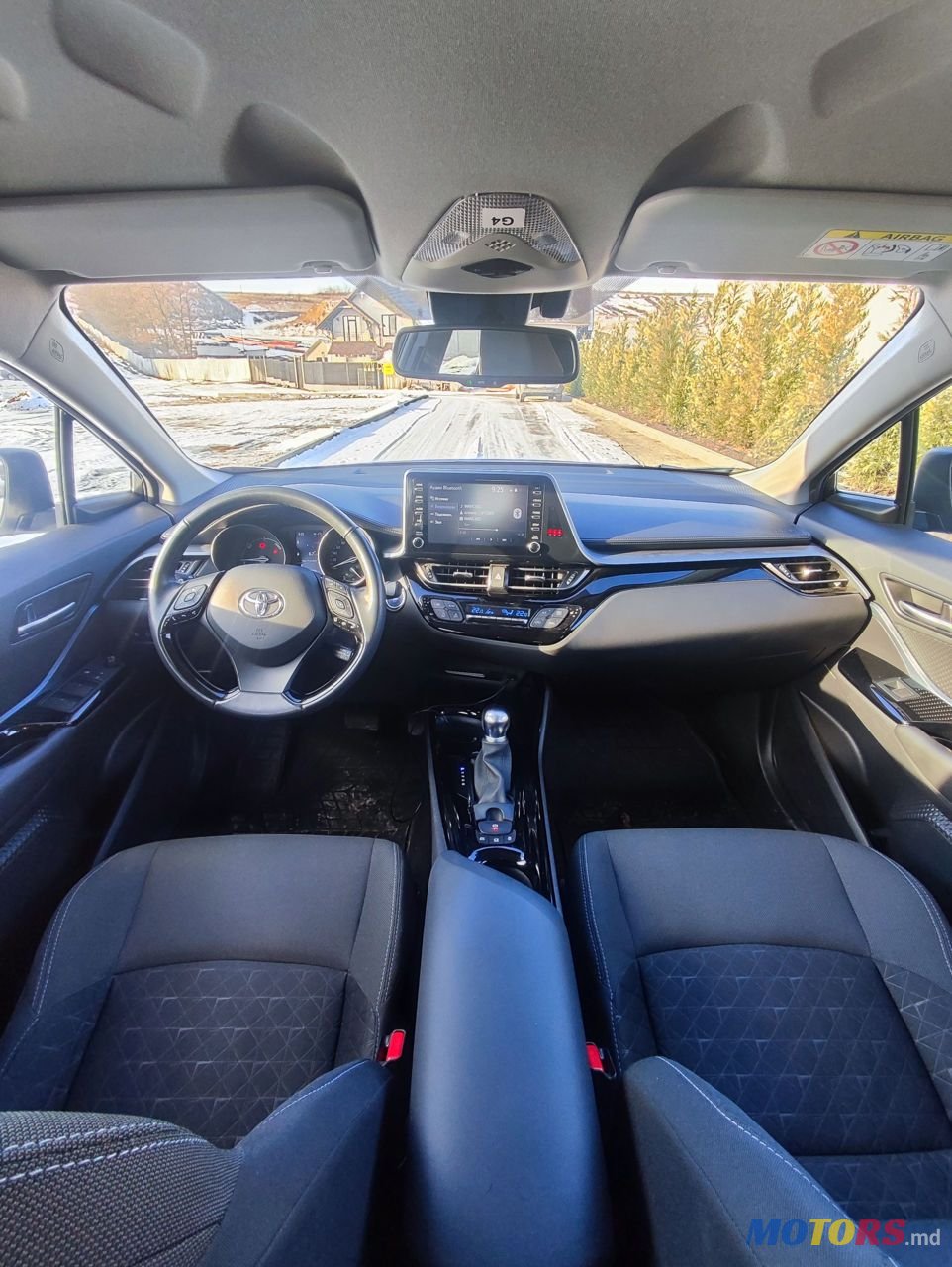 2019' Toyota C-HR photo #2