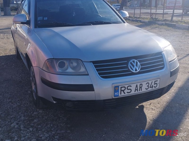 2001' Volkswagen Passat photo #2