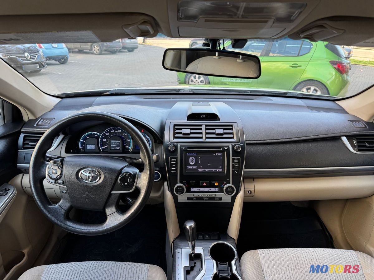 2014' Toyota Camry photo #4