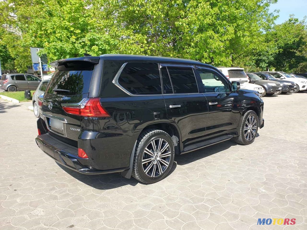 2019' Lexus Lx Series photo #3