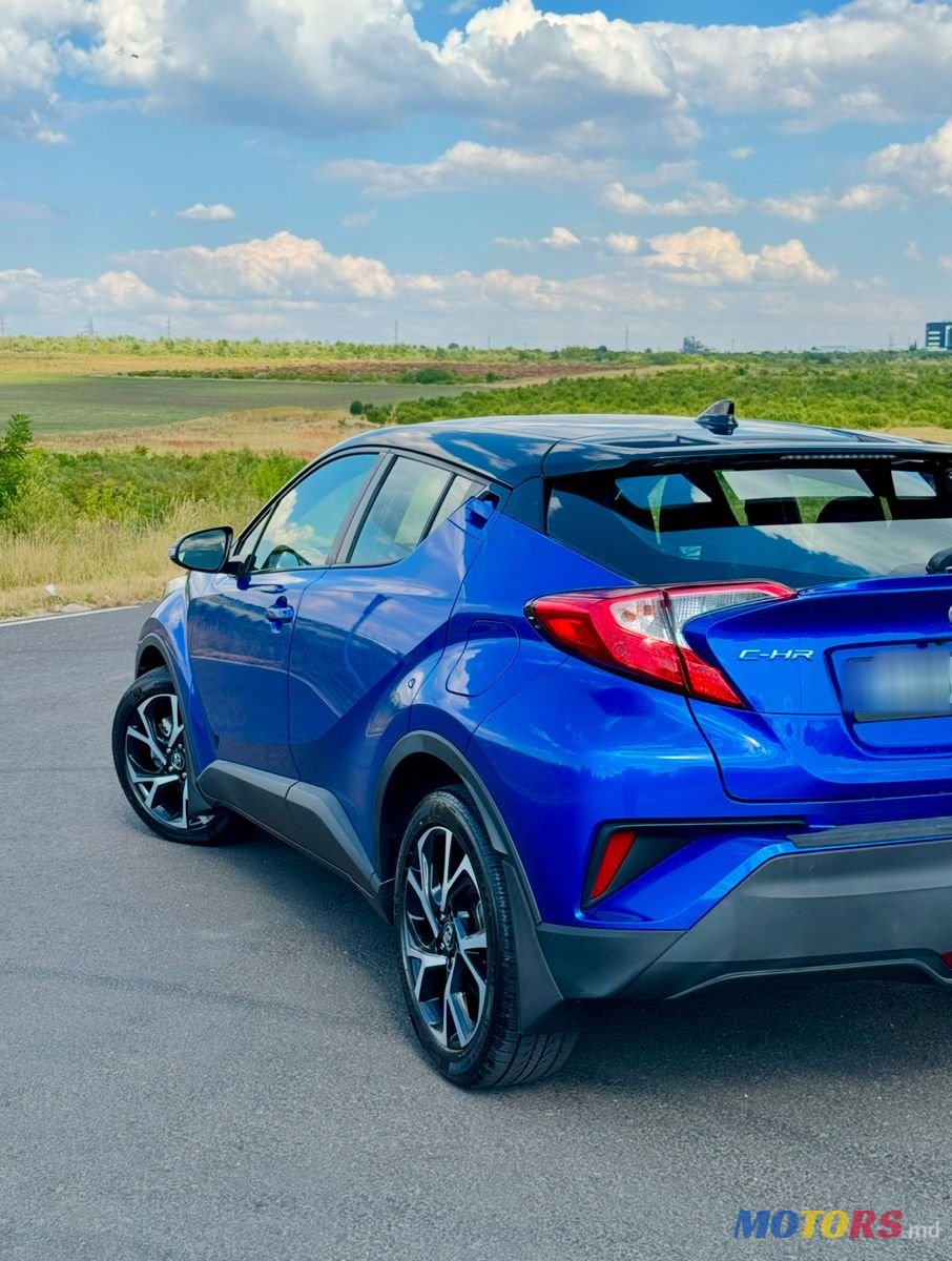 2018' Toyota C-HR photo #3
