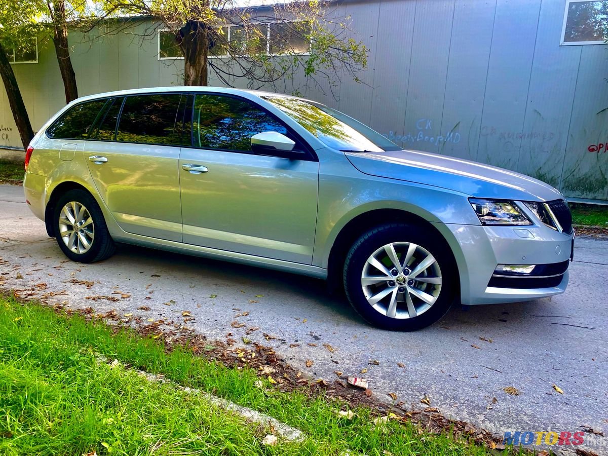 2020' Skoda Octavia photo #4