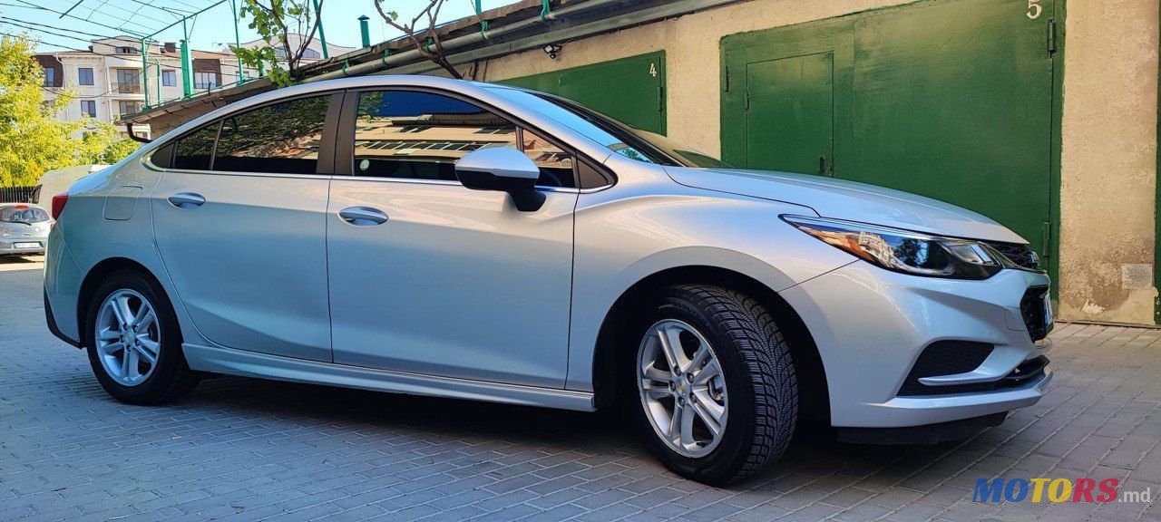 2017' Chevrolet Cruze photo #5