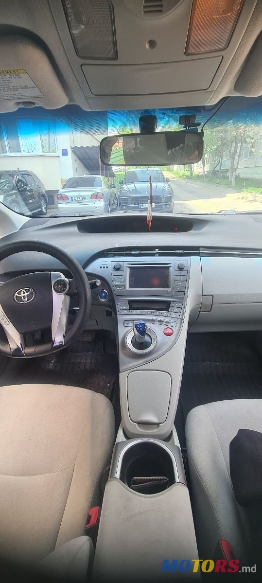 2012' Toyota Prius photo #5