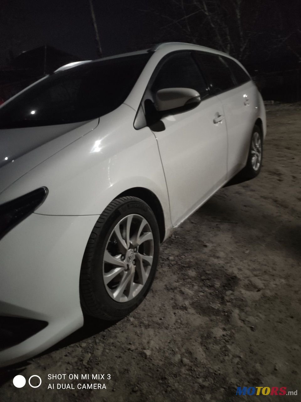 2017' Toyota Auris photo #3