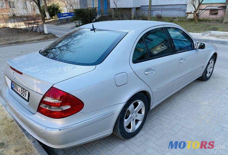 2004' Mercedes-Benz E photo #3