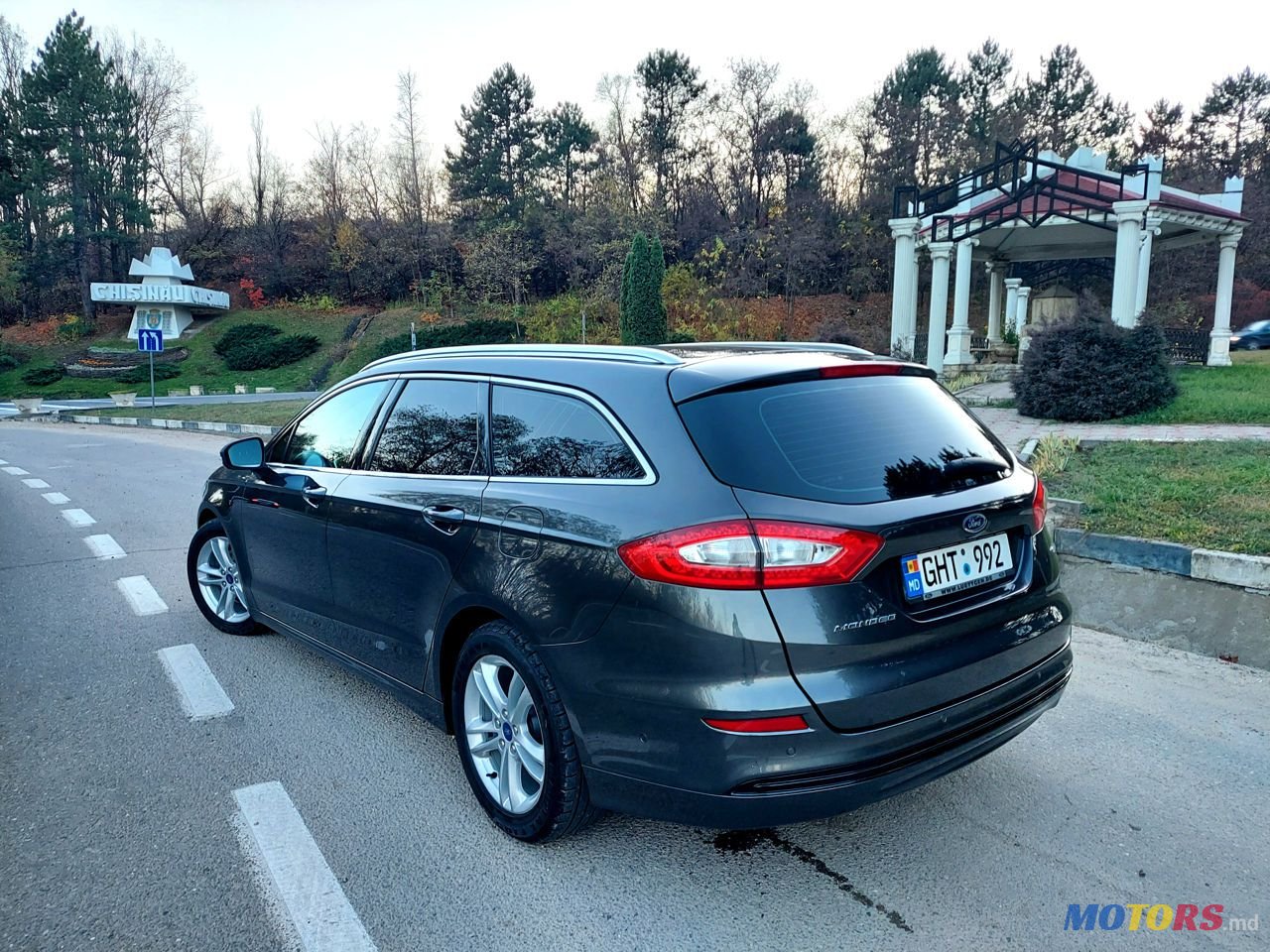 2014' Ford Mondeo photo #2