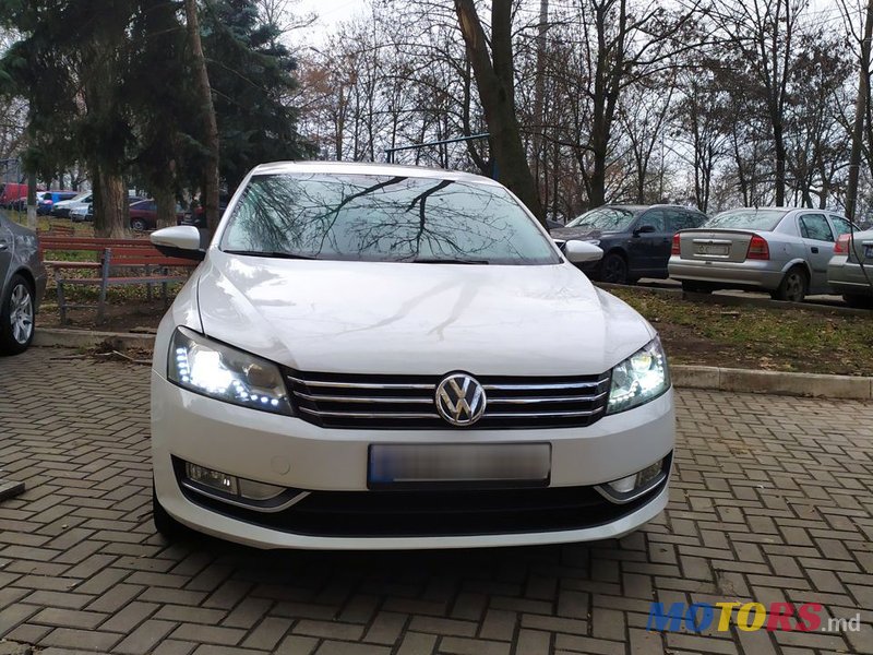 2012' Volkswagen Passat photo #2