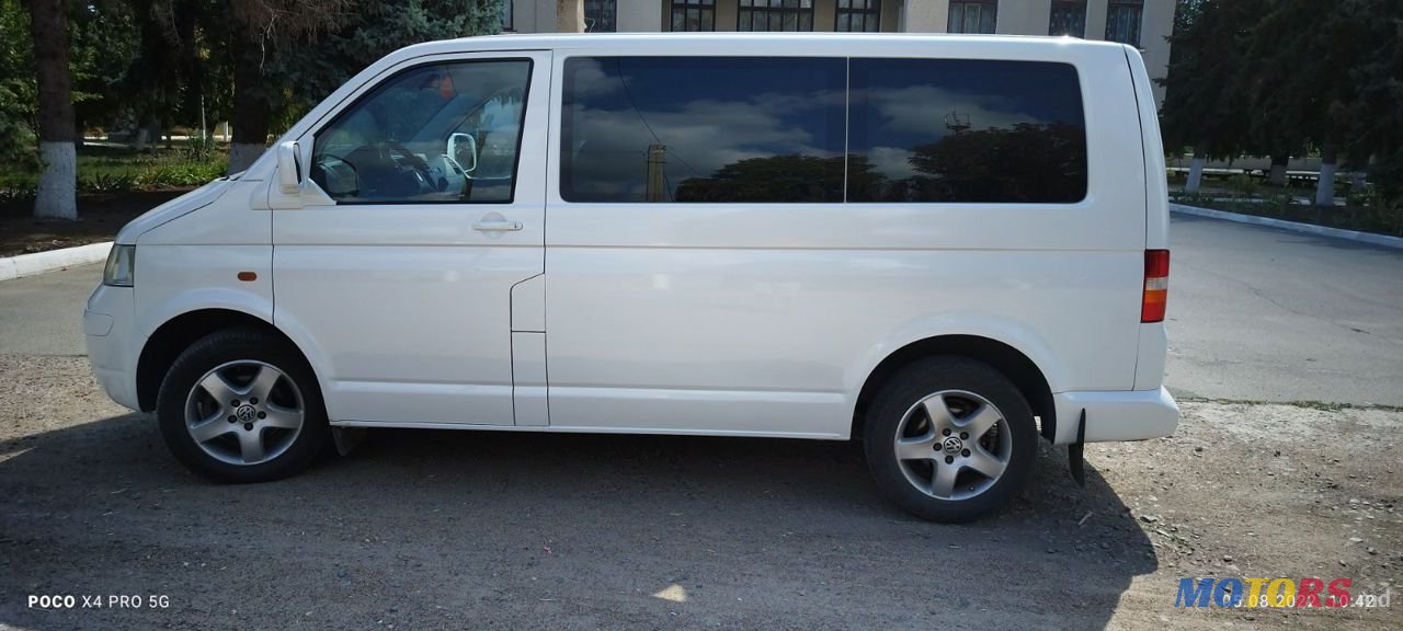 2007' Volkswagen Transporter photo #3