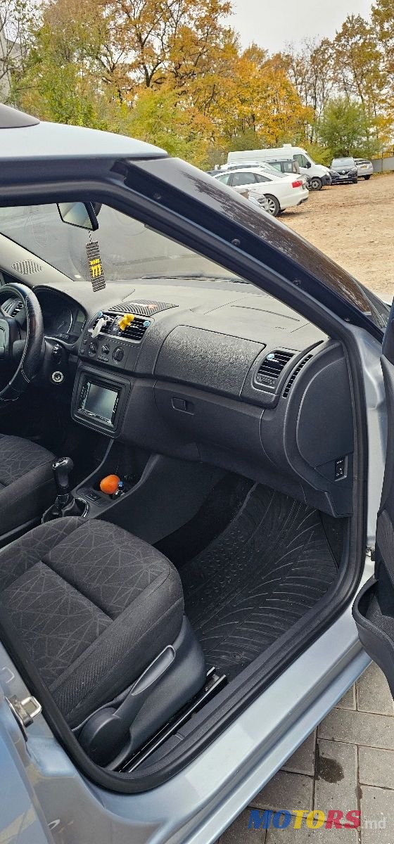 2011' Skoda Fabia photo #4