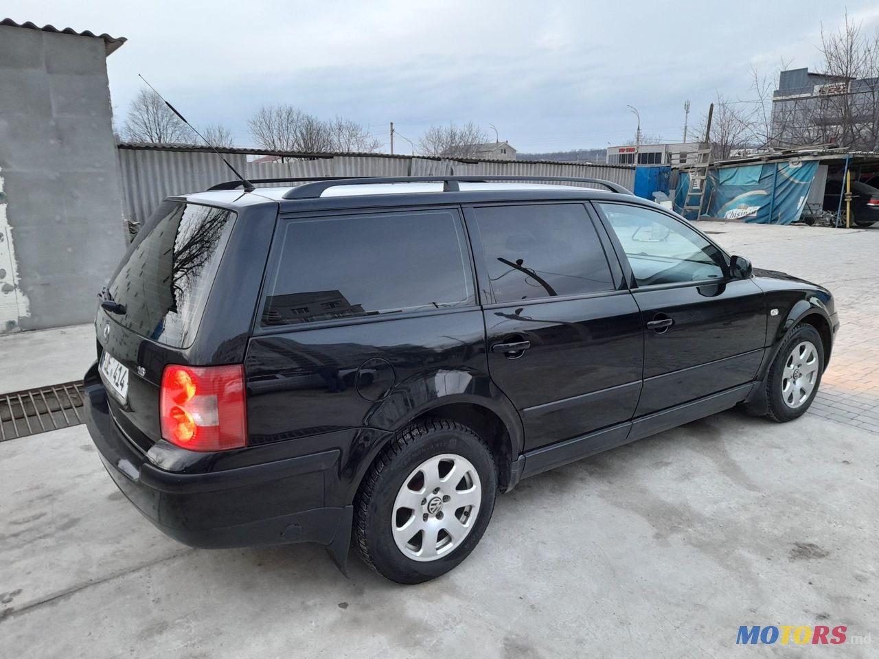 2002' Volkswagen Passat photo #4