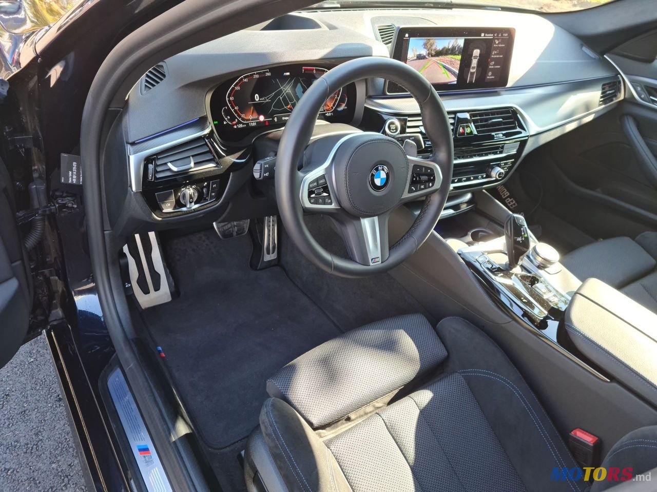2020' BMW 5 Series photo #6